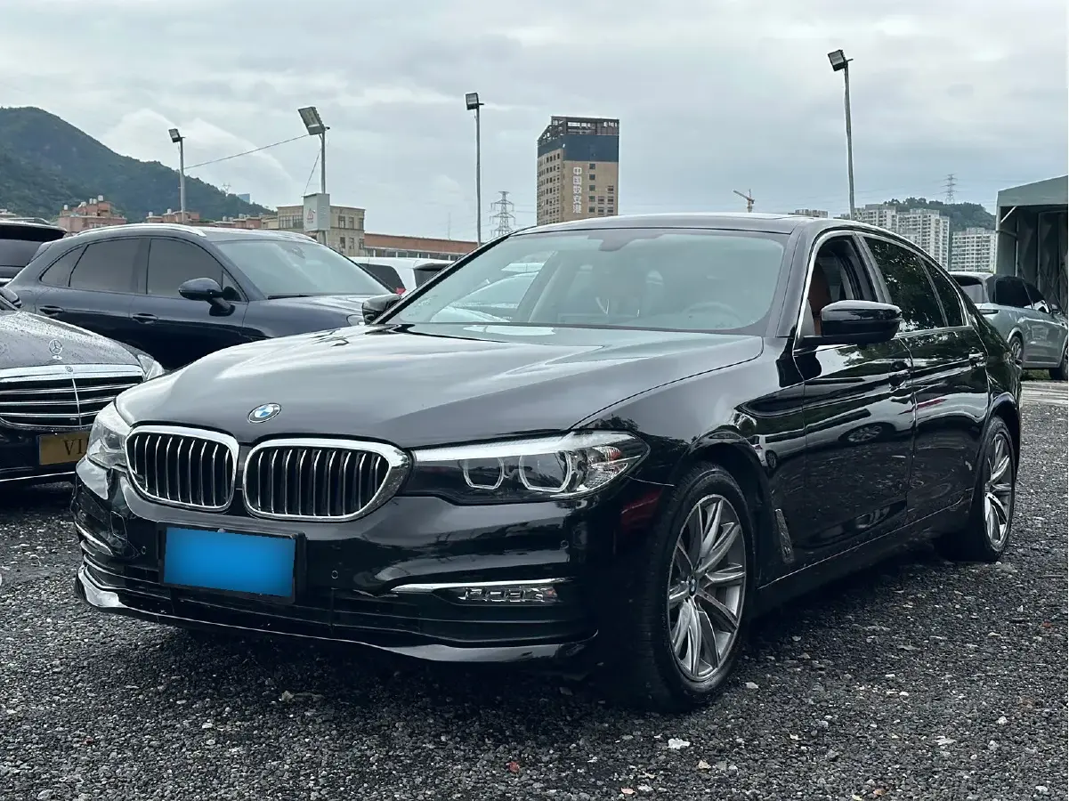 2018 BMW 5 Series 2.0T 224HP L4 8AT