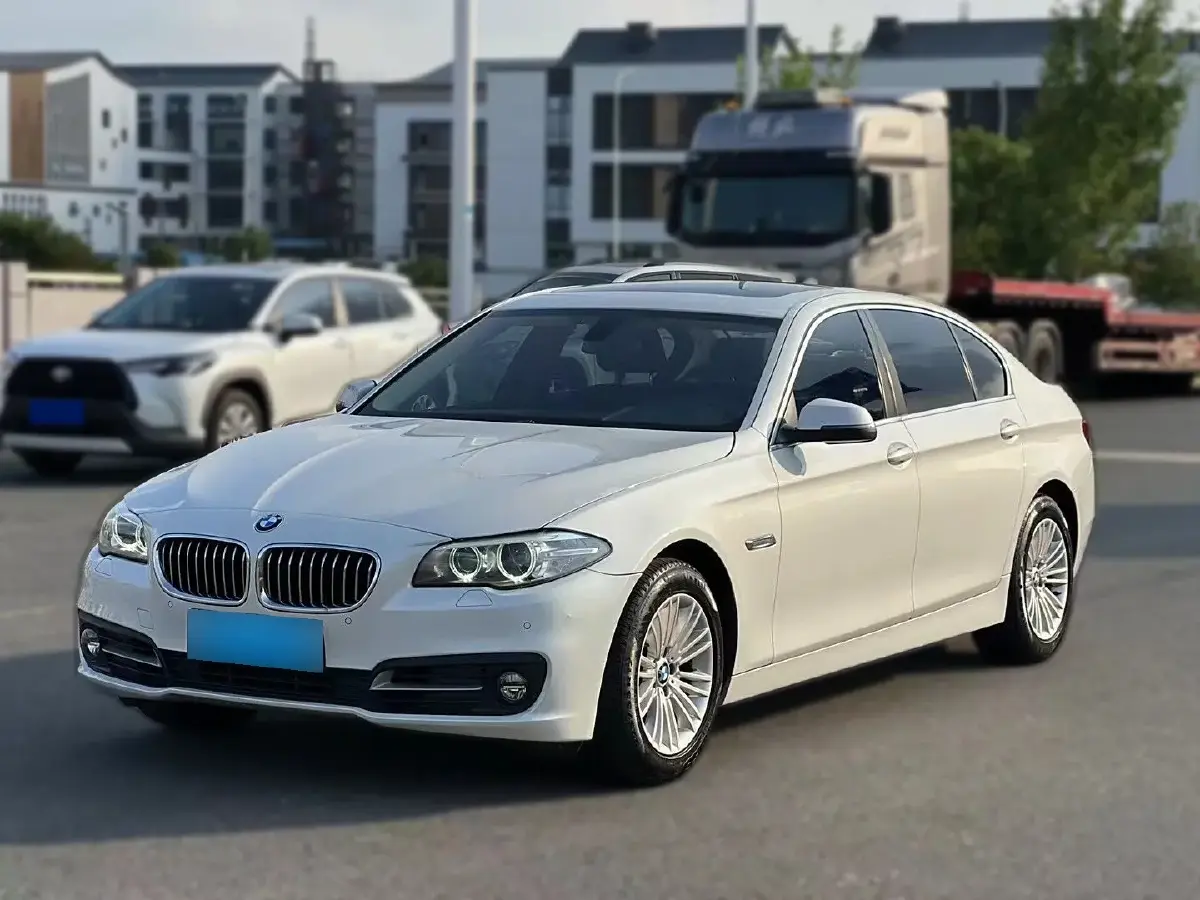 2014 BMW 5 Series 2.0T 218HP L4 8AT