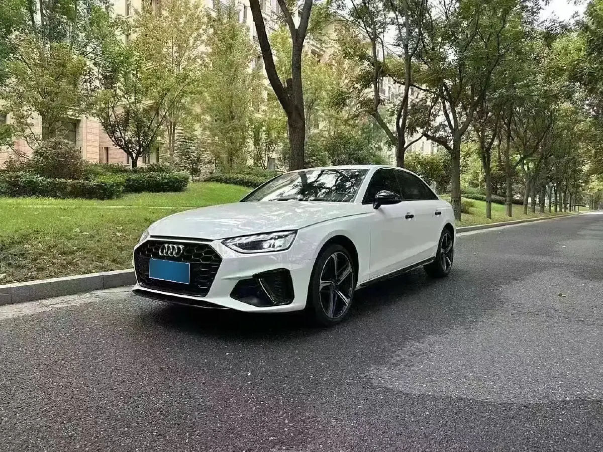 2024 Audi A4L 2.0T 190HP L4 7DCT