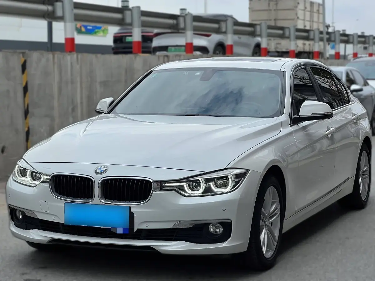 2017 BMW 3 Series 2.0T 184HP L4 8AT