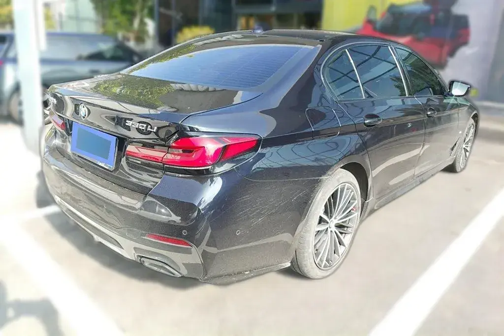 2022 BMW 5 Series 2.0T 252HP L4 8AT