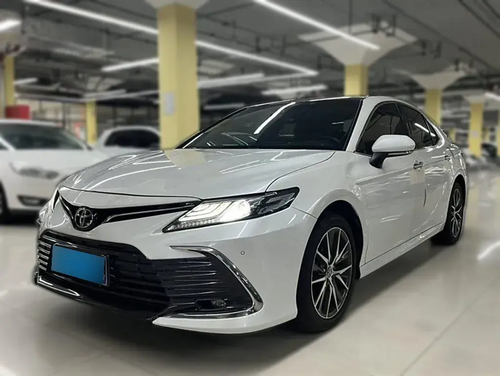 2021 Toyota Camry 2.5L 209HP L4 8AT