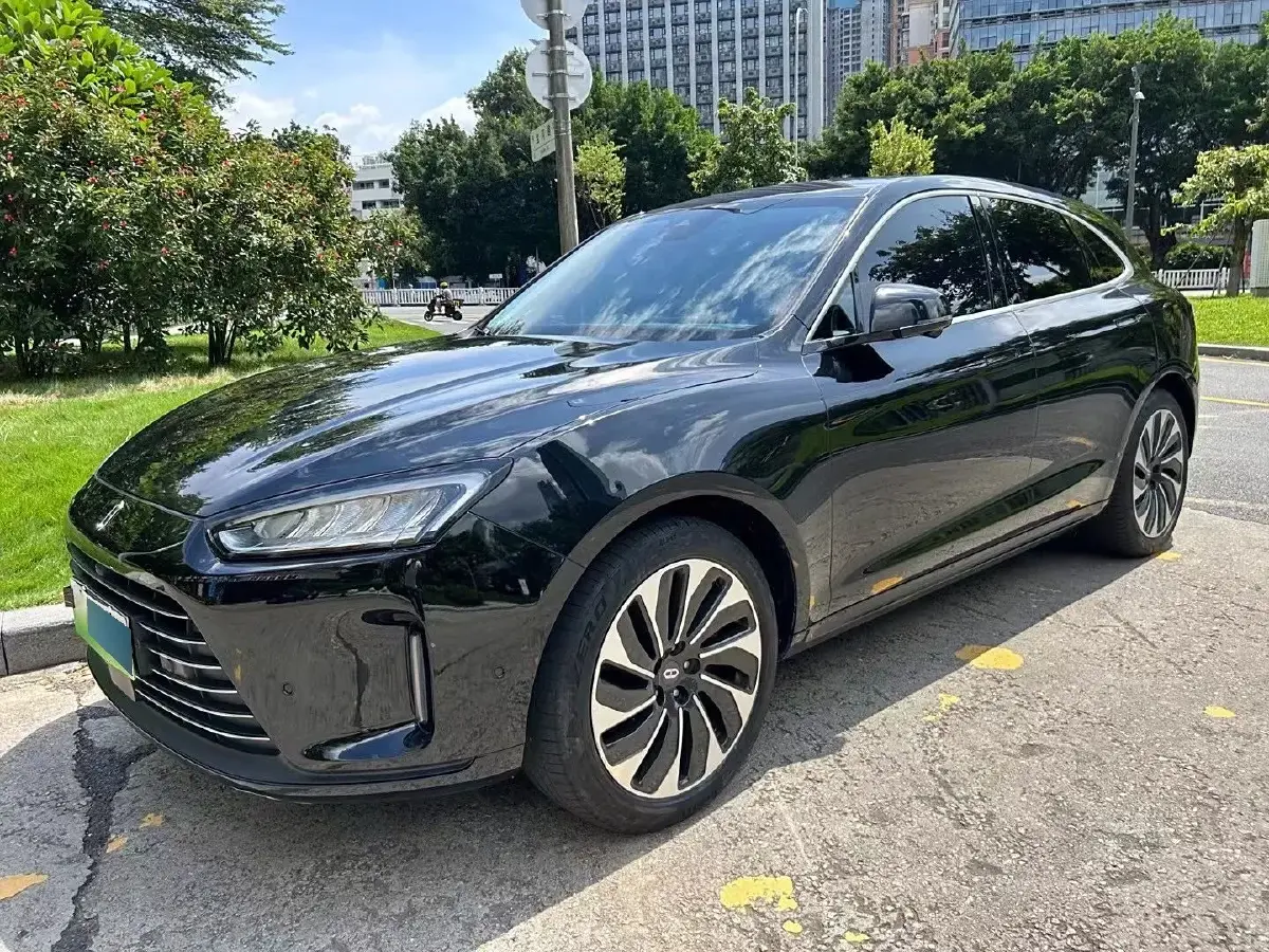 2022 HIMA M5 BEV 80KWH