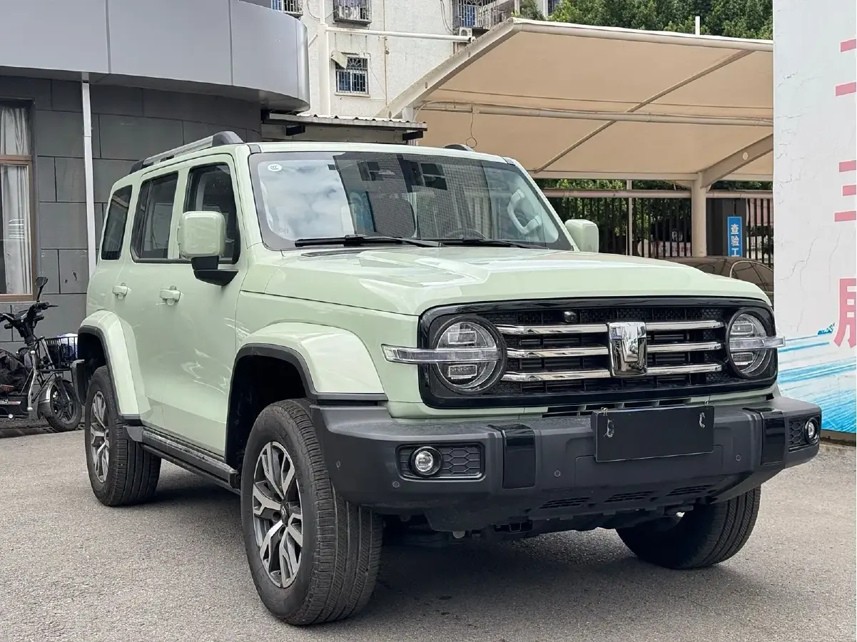 2024 Tank 300 2.0T 252HP L4 9AT