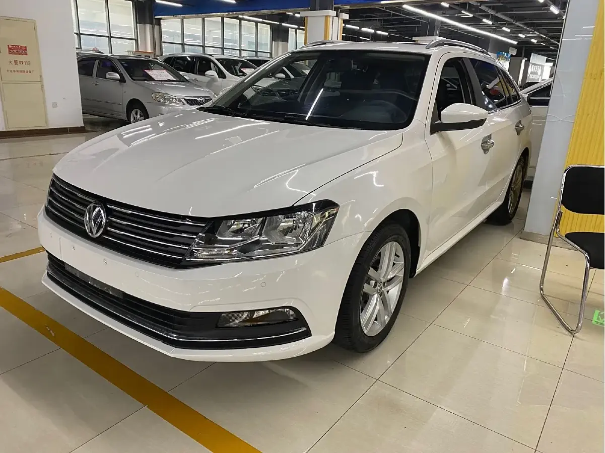 2015 Volkswagen Gran Lavida 1.6L 110HP L4 6AT