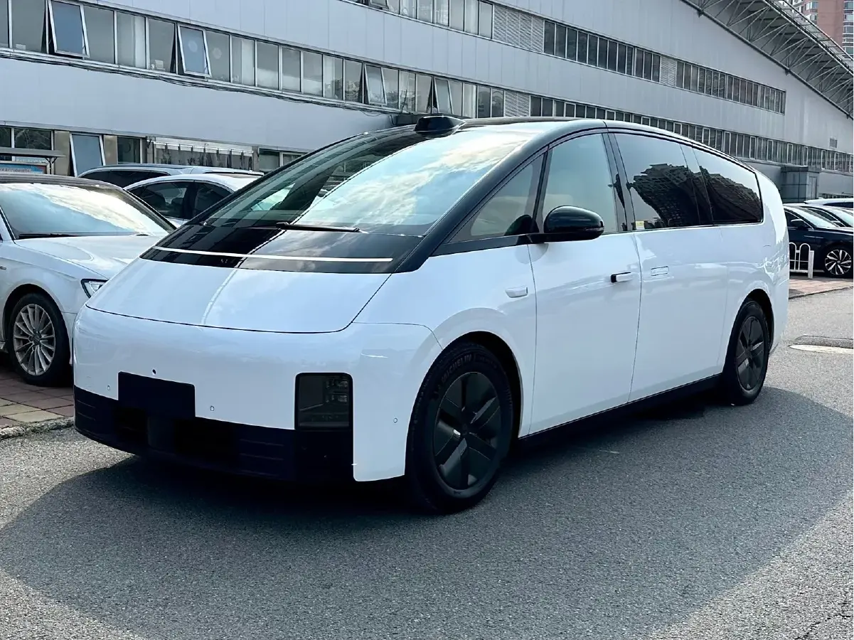 2024 Li MEGA BEV 102.7KWH