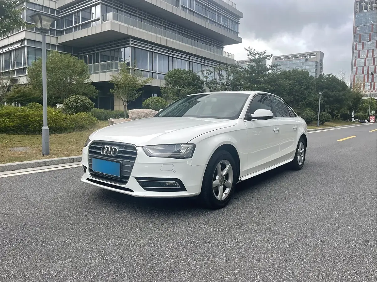 2015 Audi A4L 2.0T 180HP L4 CVT