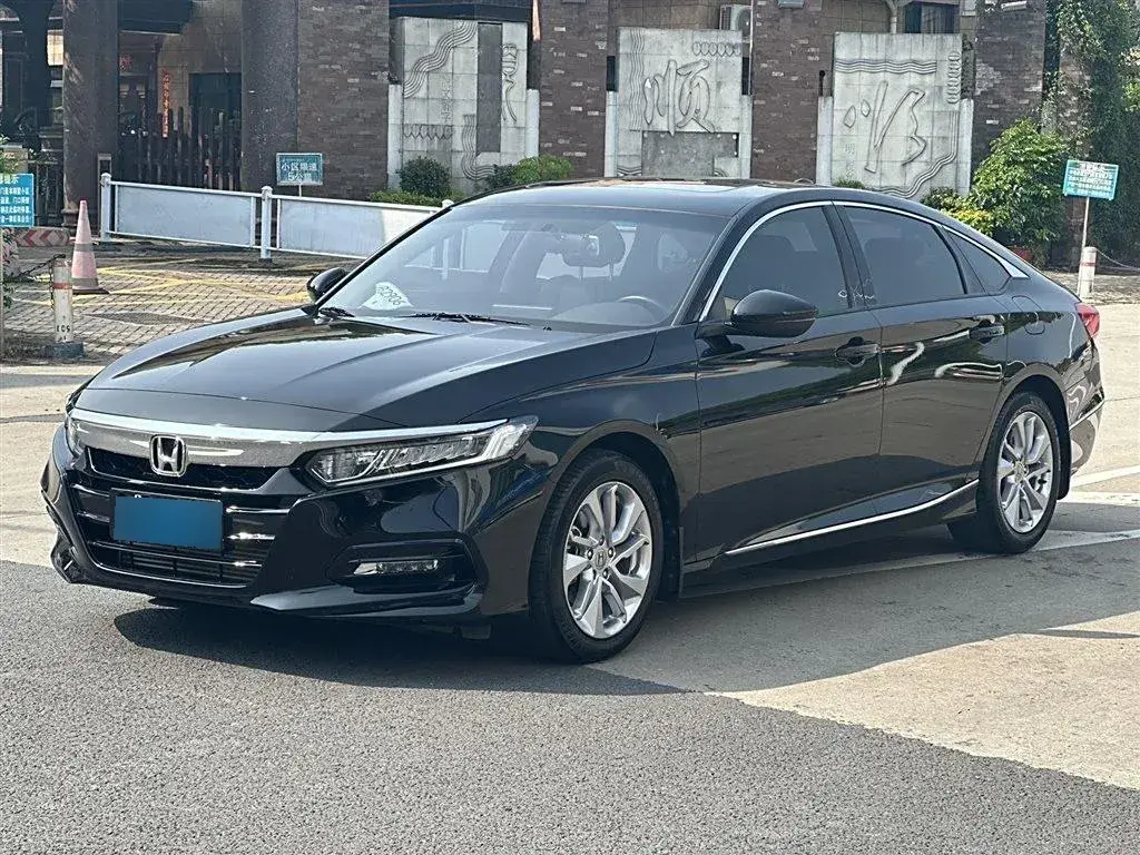 2018 Honda Accord 1.5T 194HP L4 CVT