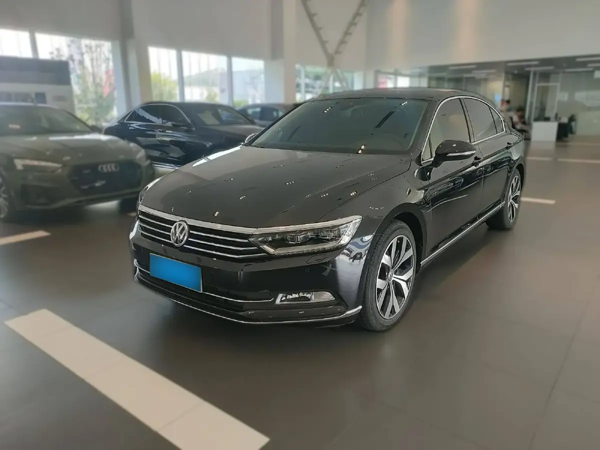 2018 Volkswagen Magotan 2.0T 220HP L4 7DCT
