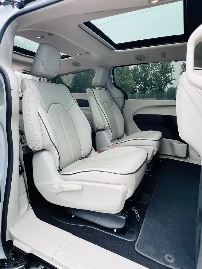 2018 Chrysler Pacifica 3.6L 245HP V6 E-CVT PHEV 16KWH,autocango,china used car exporter,china ev exporter,chinese used car exporter,chinese used ev exporter