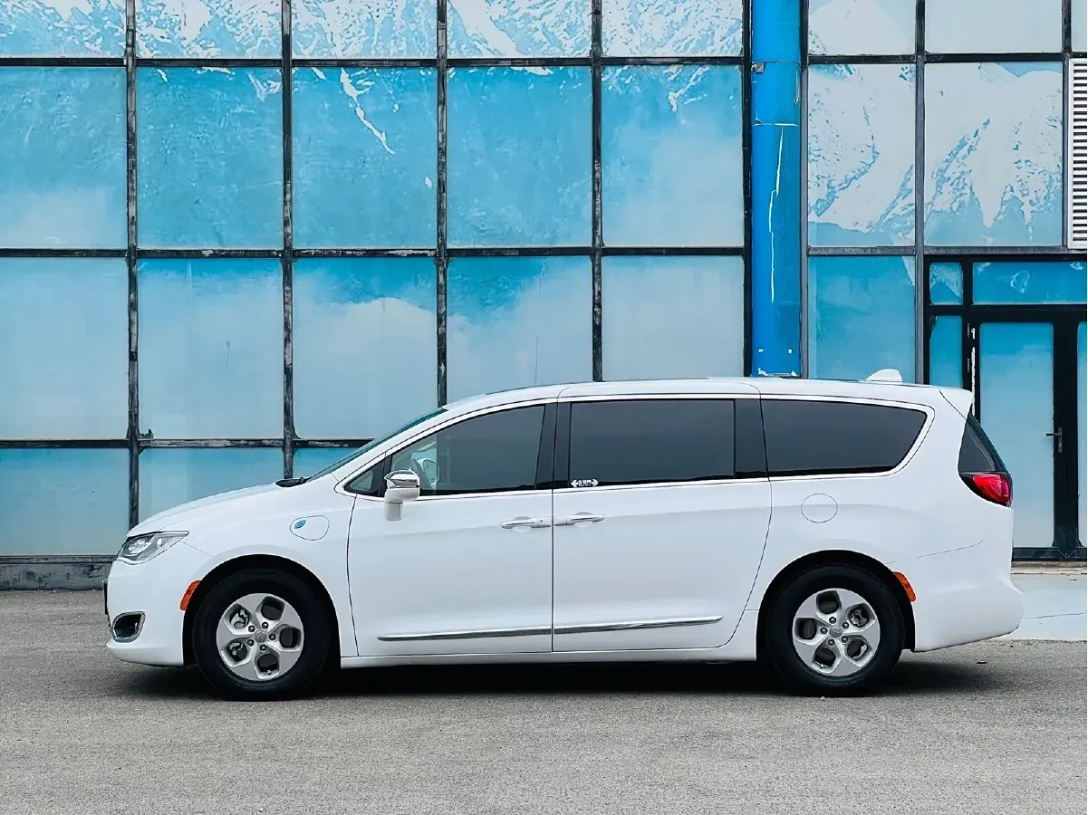 2018 Chrysler Pacifica 3.6L 245HP V6 E-CVT PHEV 16KWH,autocango,china used car exporter,china ev exporter,chinese used car exporter,chinese used ev exporter