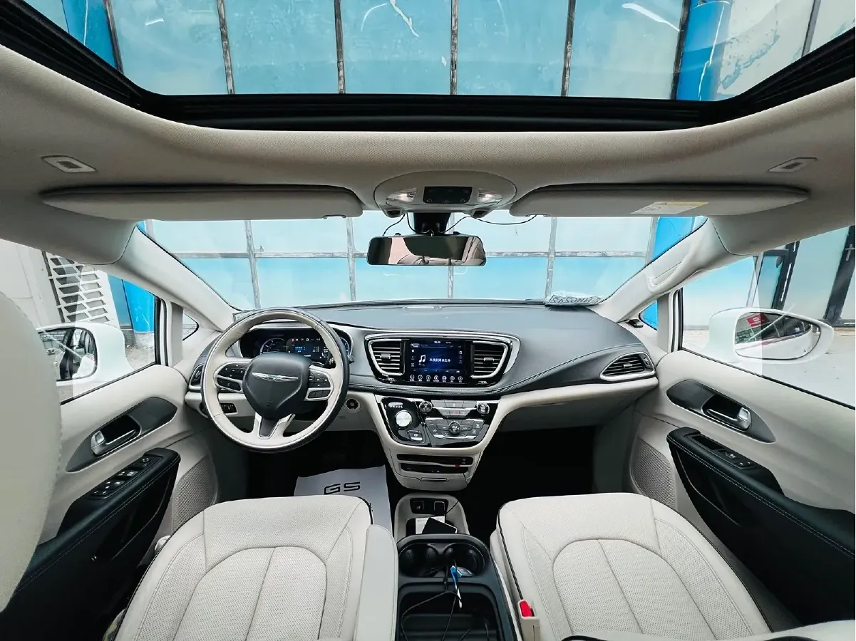 2018 Chrysler Pacifica 3.6L 245HP V6 E-CVT PHEV 16KWH,autocango,china used car exporter,china ev exporter,chinese used car exporter,chinese used ev exporter