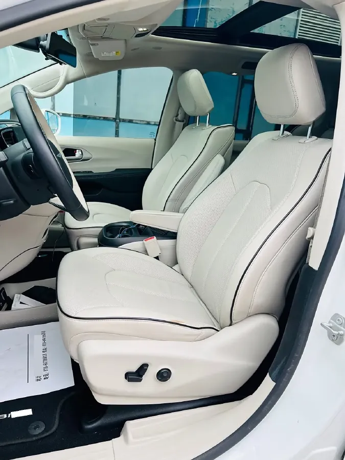 2018 Chrysler Pacifica 3.6L 245HP V6 E-CVT PHEV 16KWH,autocango,china used car exporter,china ev exporter,chinese used car exporter,chinese used ev exporter