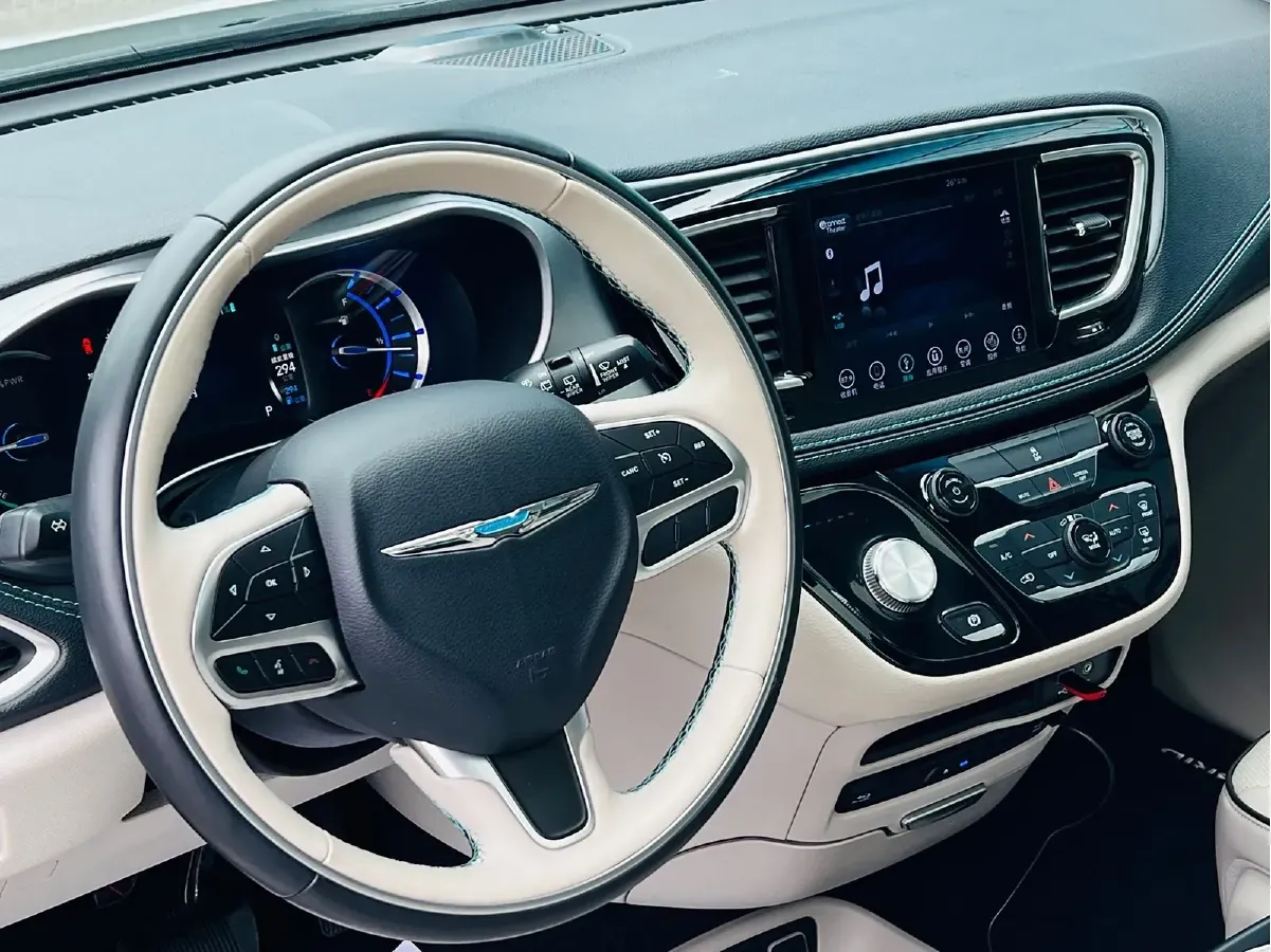 2018 Chrysler Pacifica 3.6L 245HP V6 E-CVT PHEV 16KWH,autocango,china used car exporter,china ev exporter,chinese used car exporter,chinese used ev exporter