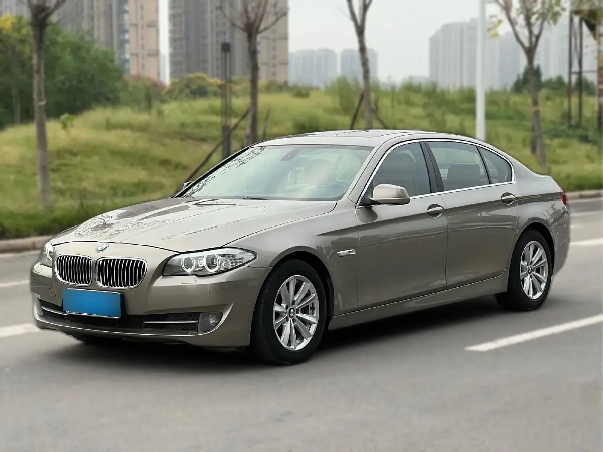 2011 BMW 5 Series 2.5L 204HP L6 8AT