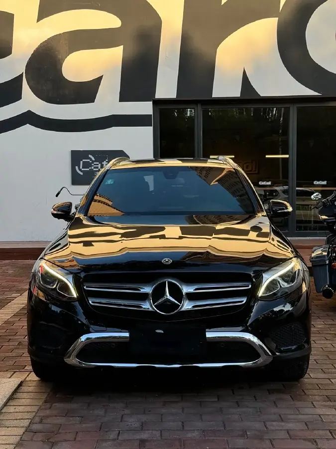 2017 Mercedes-Benz GLC Class 2.0T 184HP L4 9AT