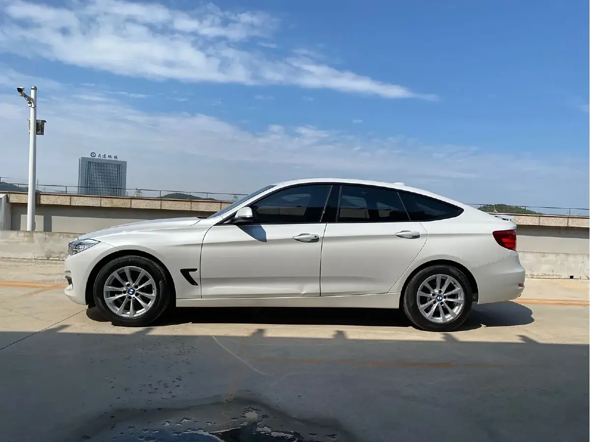 2016 BMW 3 Series GT 2.0T 184HP L4 8AT