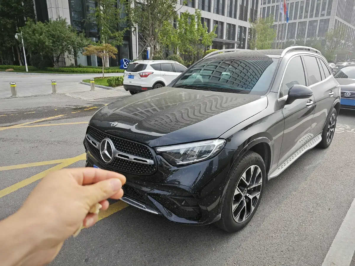 2023 Mercedes-Benz GLC Class 2.0T 204HP L4 9AT