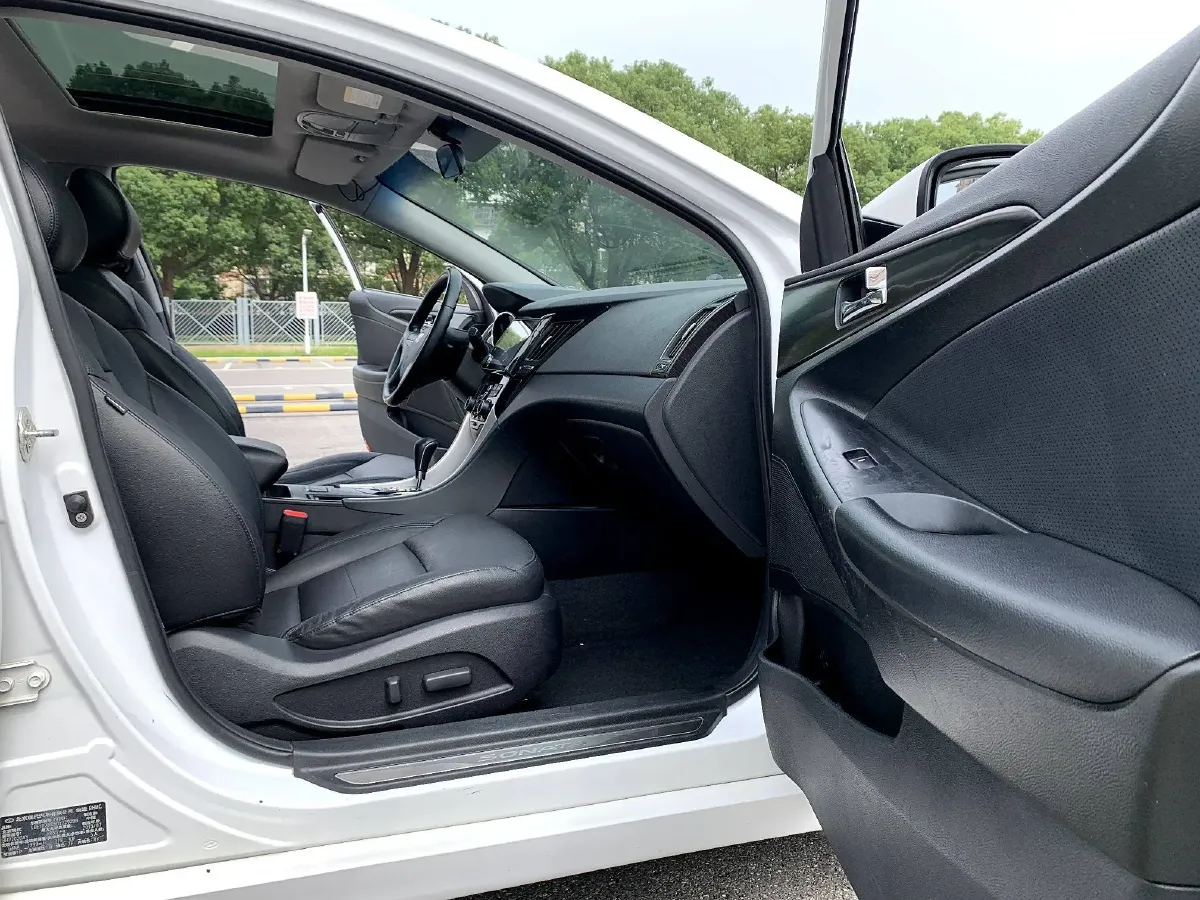 2013 Hyundai Sonata 2.0L 162HP L4 6AT,autocango,china used car exporter,china ev exporter,chinese used car exporter,chinese used ev exporter