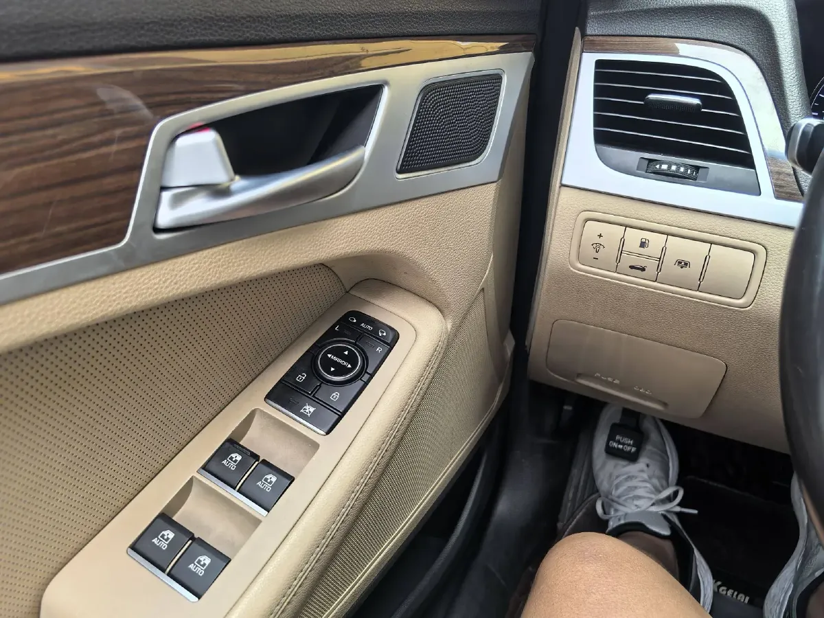 2015 Hyundai Cenesis 3.0L 257HP V6 8AT,autocango,china used car exporter,china ev exporter,chinese used car exporter,chinese used ev exporter