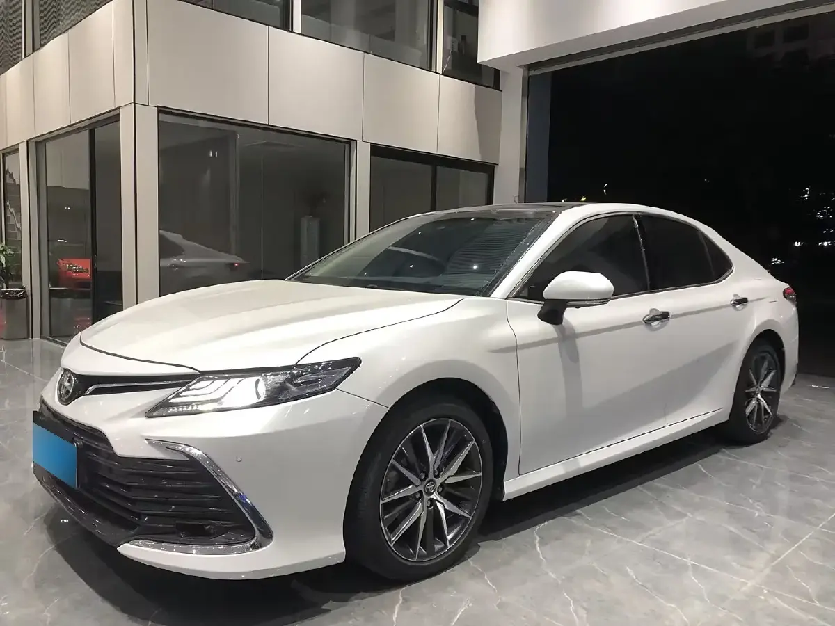 2021 Toyota Camry 2.5L 209HP L4 8AT