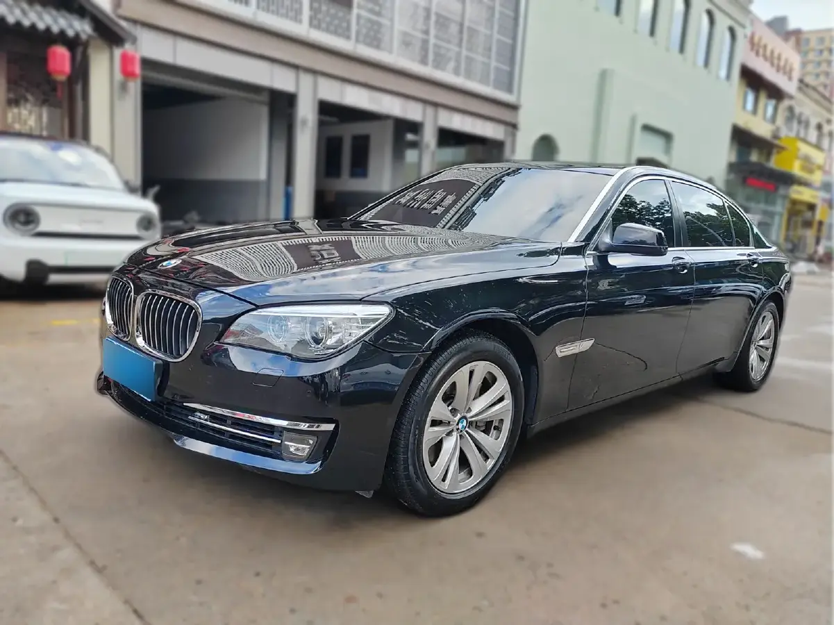 2009 BMW 7 Series 3.0L 258HP L6 6AT