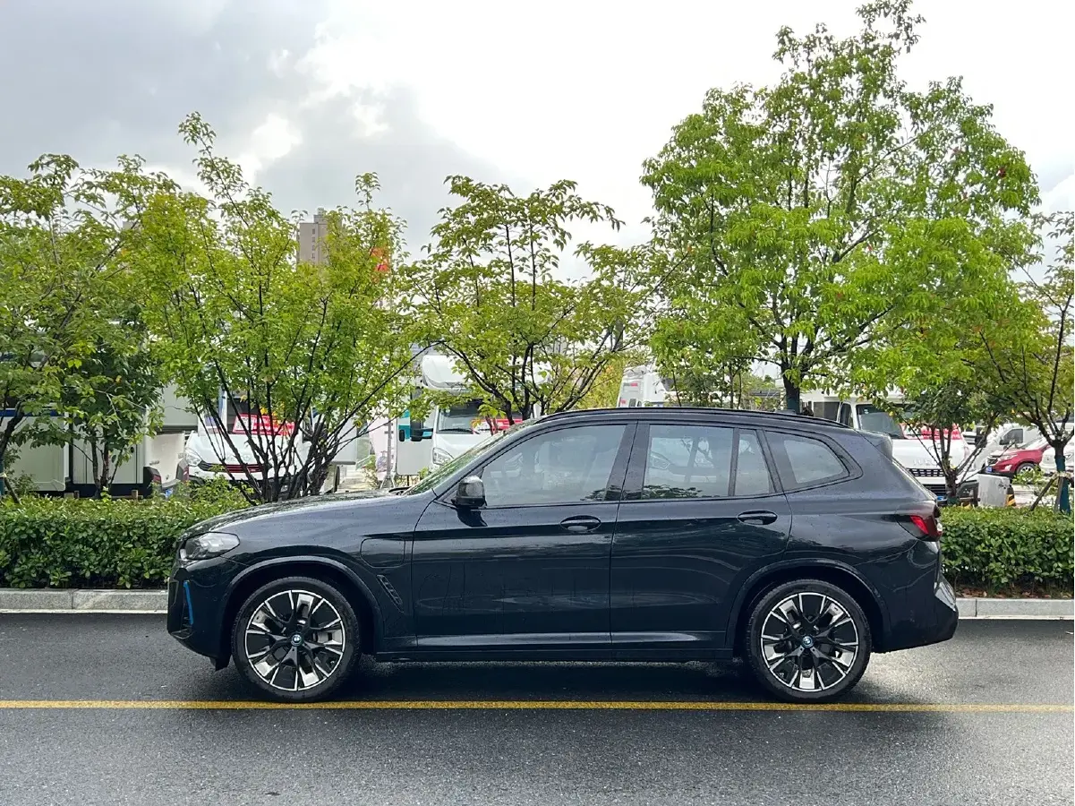 2022 BMW iX3 BEV 80KWH