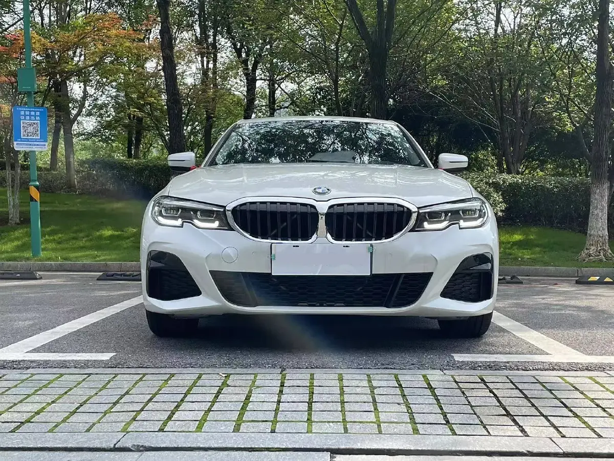 2022 BMW 3 Series 2.0T 184HP L4 8AT