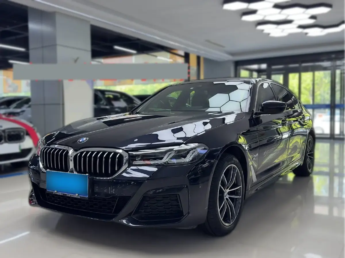 2022 BMW 5 Series 2.0T 184HP L4 8AT