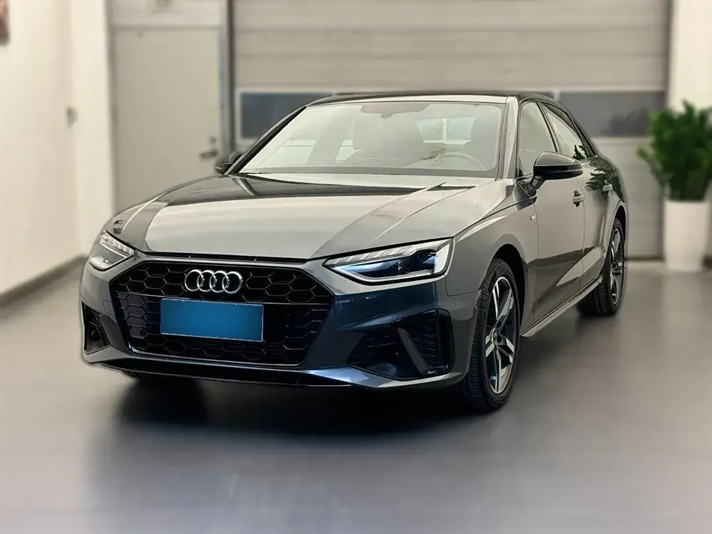 2023 Audi A4L 2.0T 190HP L4 7DCT