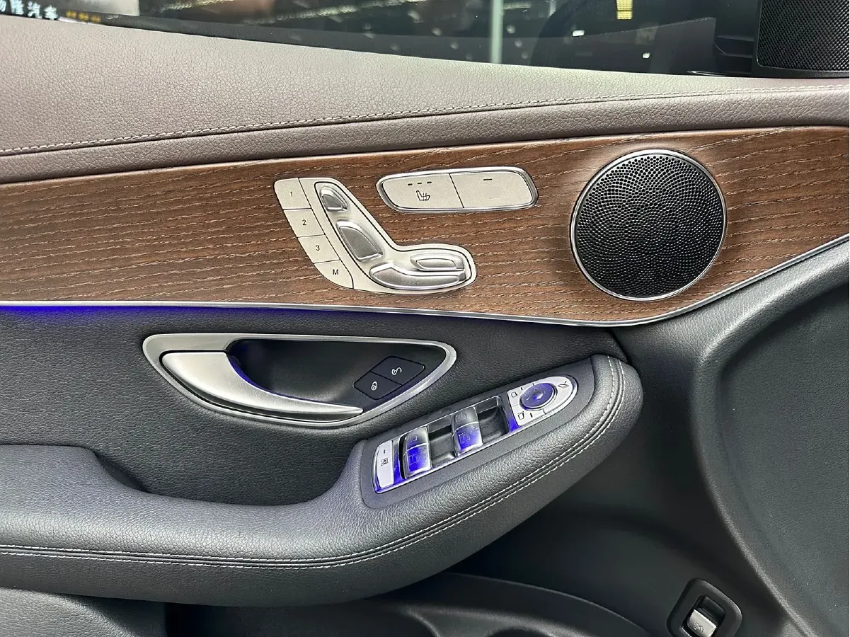 2022 Mercedes-Benz GLC Class 2.0T 258HP L4 9AT,autocango,china used car exporter,china ev exporter,chinese used car exporter,chinese used ev exporter