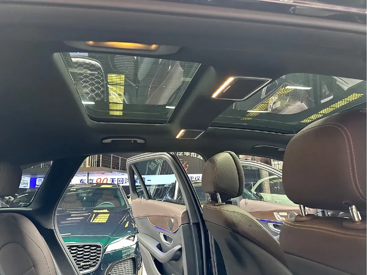 2022 Mercedes-Benz GLC Class 2.0T 258HP L4 9AT,autocango,china used car exporter,china ev exporter,chinese used car exporter,chinese used ev exporter