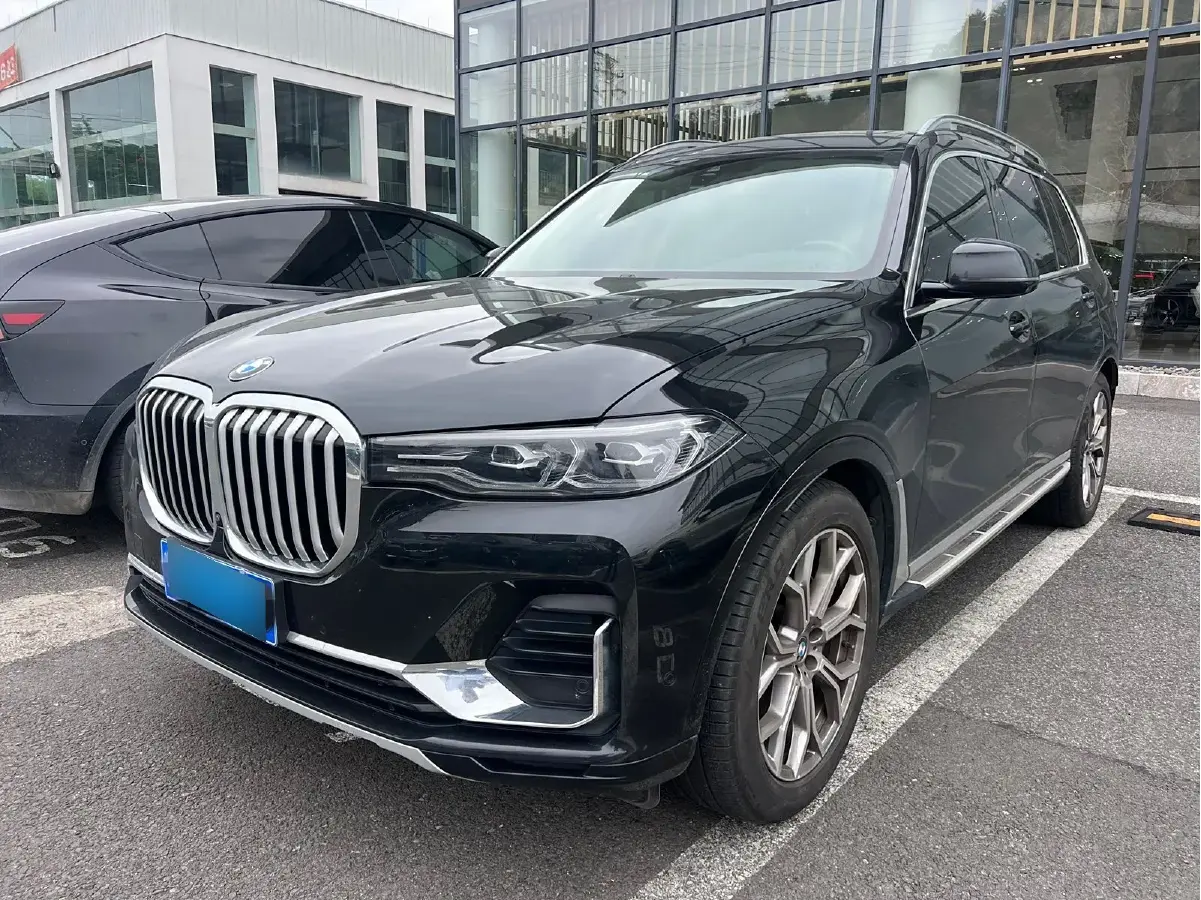 2021 BMW X7 3.0T 340HP L6 8AT
