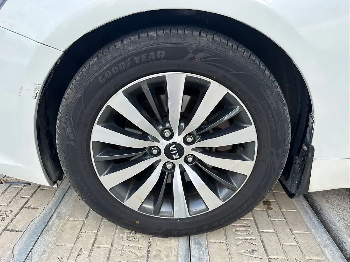 2012 Kia Cadenza 2.4L 180HP L4 6AT,autocango,china used car exporter,china ev exporter,chinese used car exporter,chinese used ev exporter