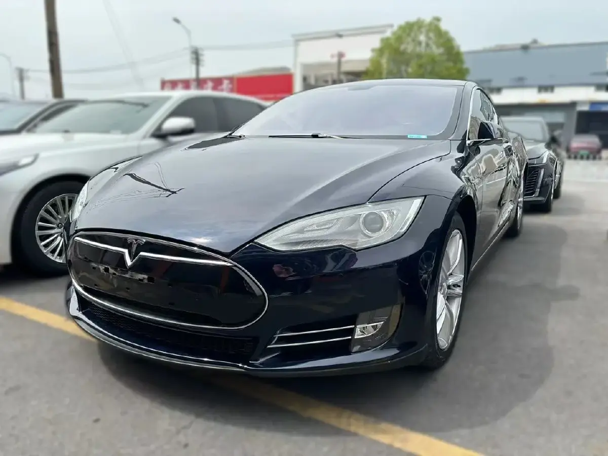 2014 Tesla Model S BEV 85KWH
