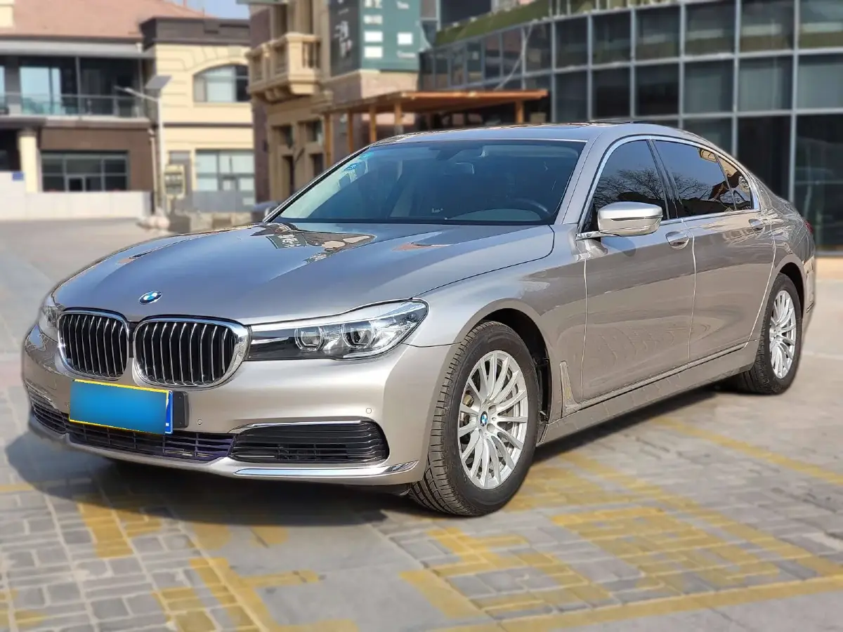 2016 BMW 7 Series 3.0T 326HP L6 8AT