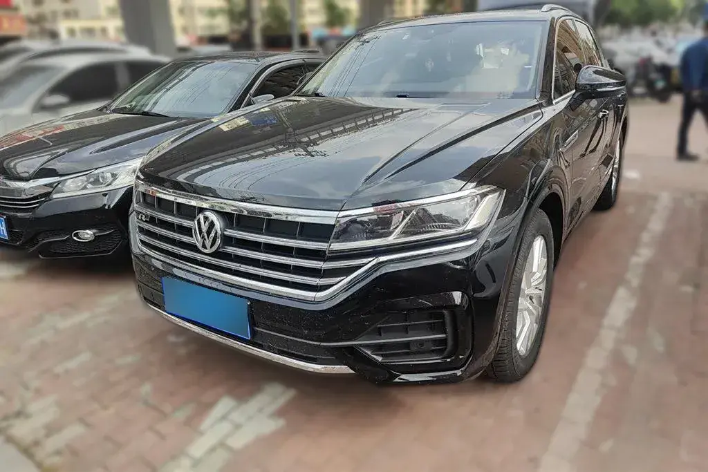 2020 Volkswagen Touareg 2.0T 245HP L4 8AT