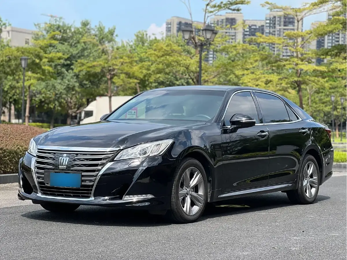 2015 Toyota Crown 2.0T 235HP L4 8AT