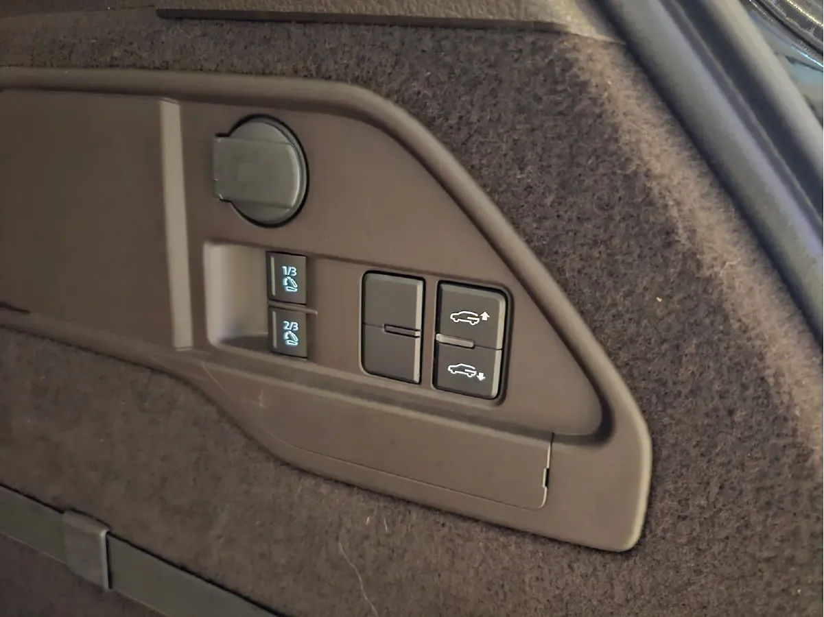 2017 Volkswagen Touareg 3.0T 320HP V6 8AT,autocango,china used car exporter,china ev exporter,chinese used car exporter,chinese used ev exporter