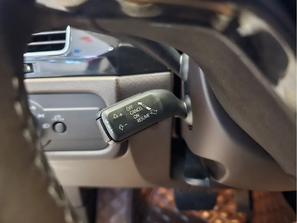 2017 Volkswagen Touareg 3.0T 320HP V6 8AT,autocango,china used car exporter,china ev exporter,chinese used car exporter,chinese used ev exporter