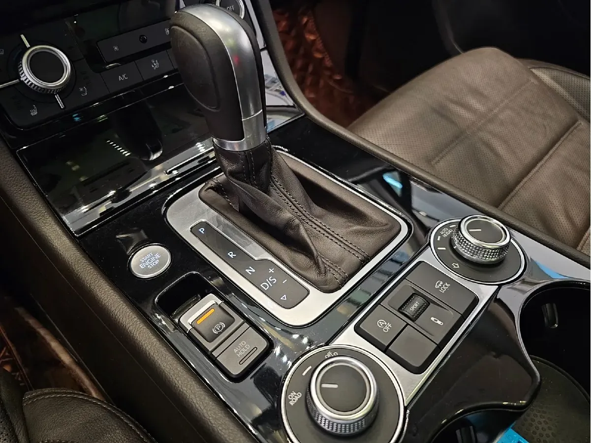 2017 Volkswagen Touareg 3.0T 320HP V6 8AT,autocango,china used car exporter,china ev exporter,chinese used car exporter,chinese used ev exporter