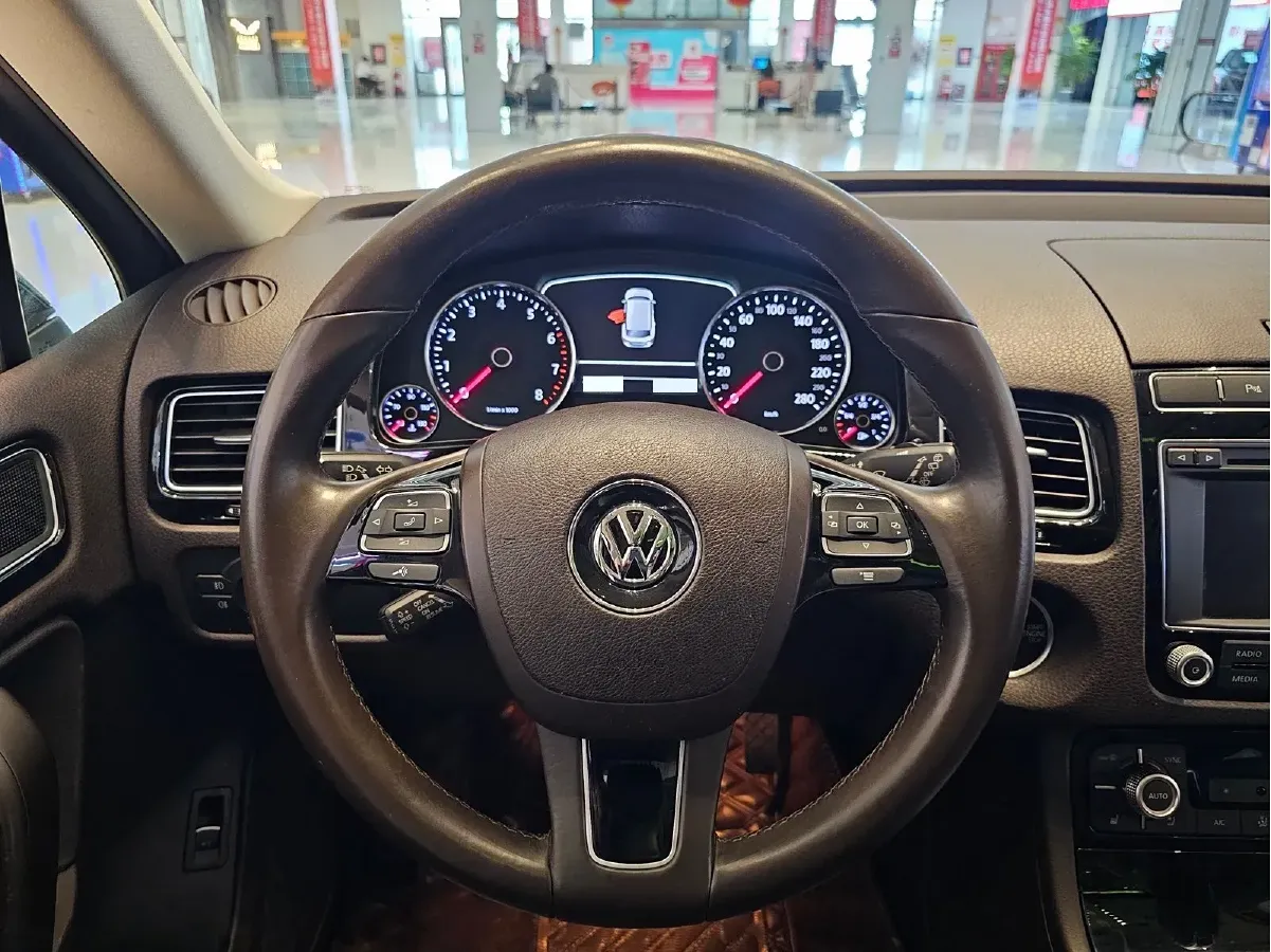 2017 Volkswagen Touareg 3.0T 320HP V6 8AT,autocango,china used car exporter,china ev exporter,chinese used car exporter,chinese used ev exporter