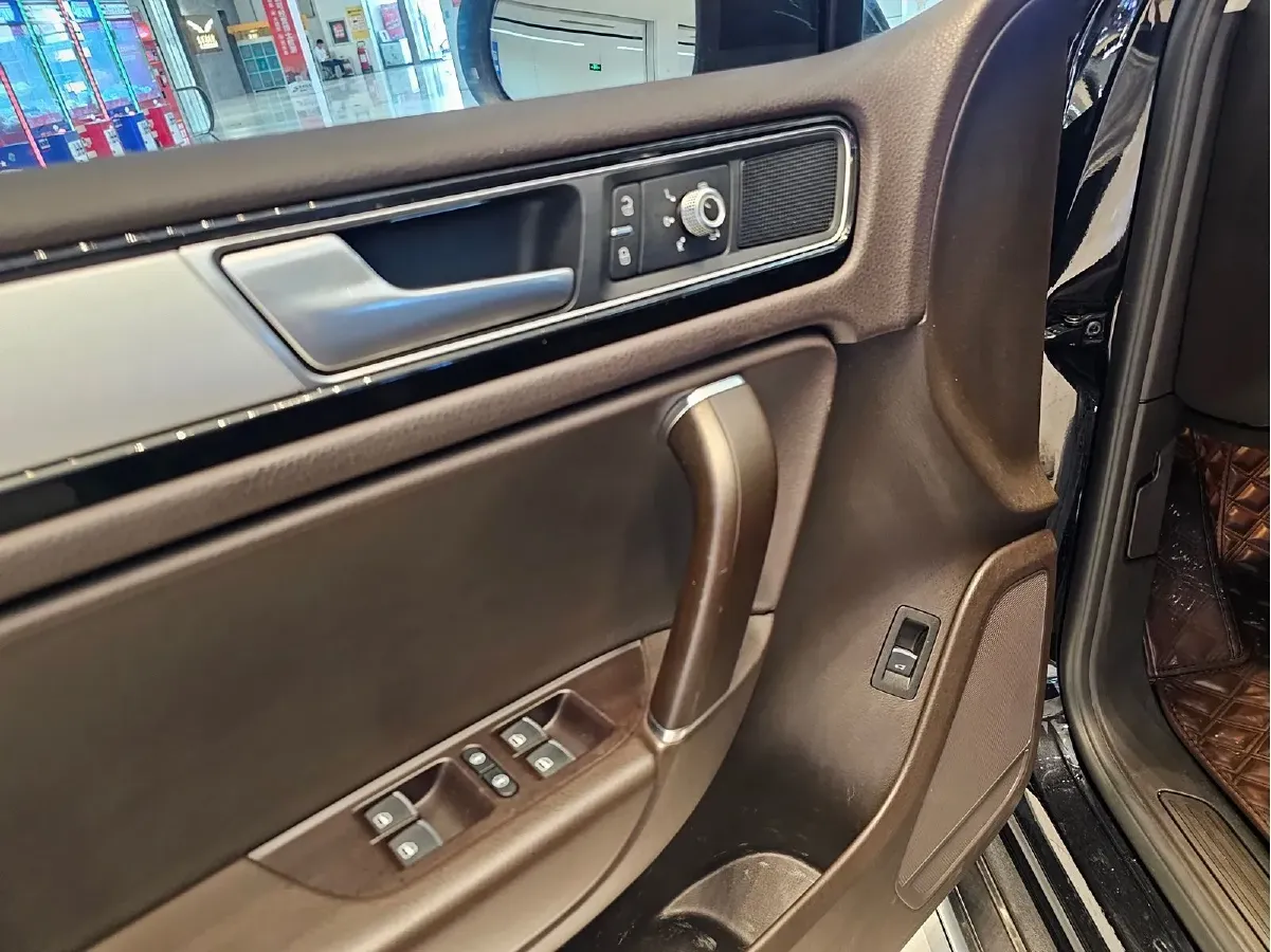 2017 Volkswagen Touareg 3.0T 320HP V6 8AT,autocango,china used car exporter,china ev exporter,chinese used car exporter,chinese used ev exporter