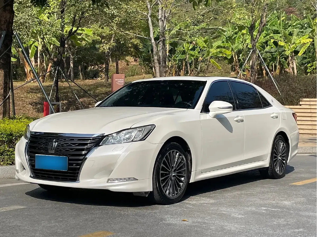 2015 Toyota Crown 2.5L 193HP V6 6AT
