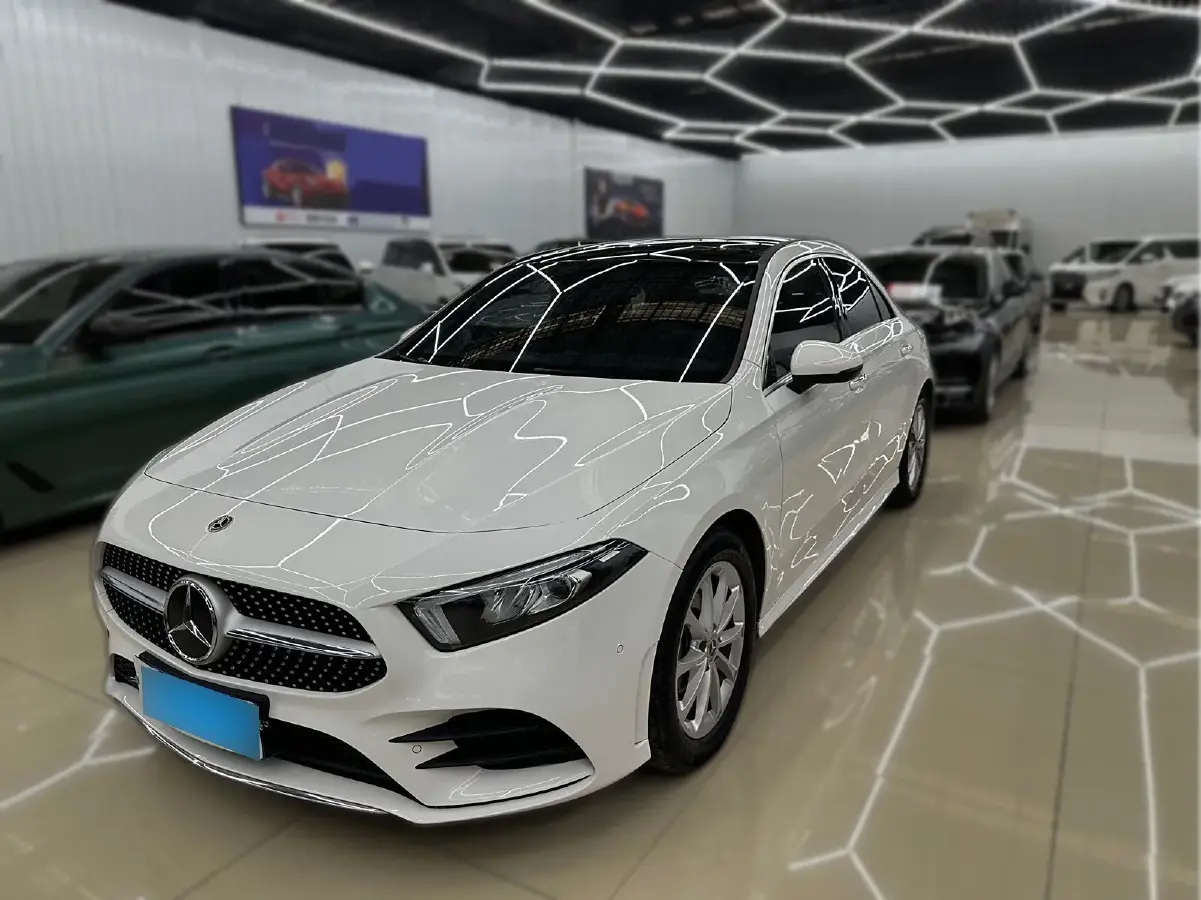 2020 Mercedes-Benz A Class 1.3T 163HP L4 7DCT