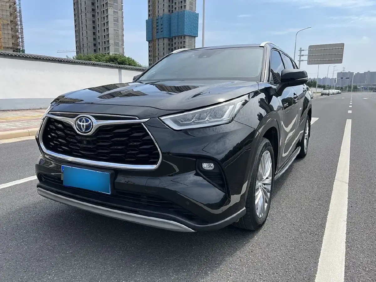 2022 Toyota Highlander 2.5L 192HP L4 E-CVT Hybrid