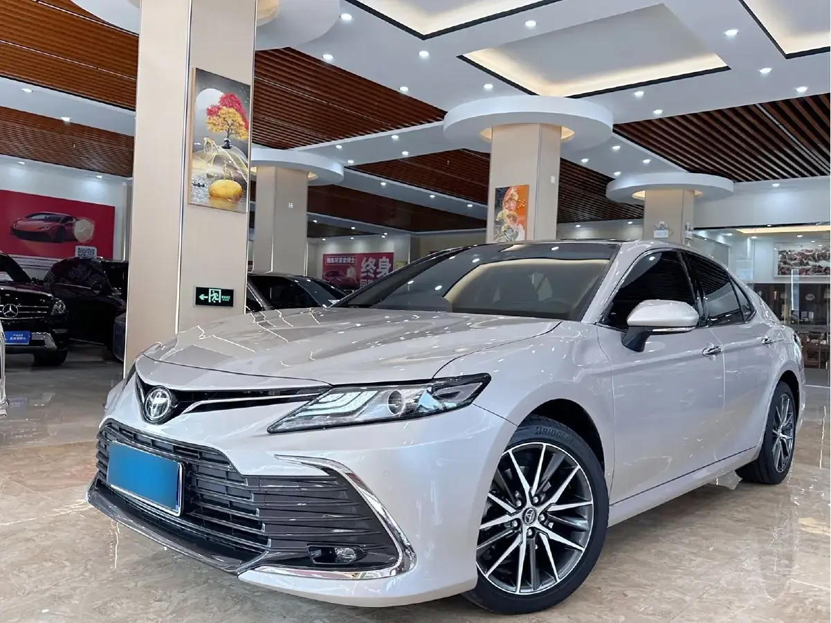 2021 Toyota Camry 2.5L 209HP L4 8AT
