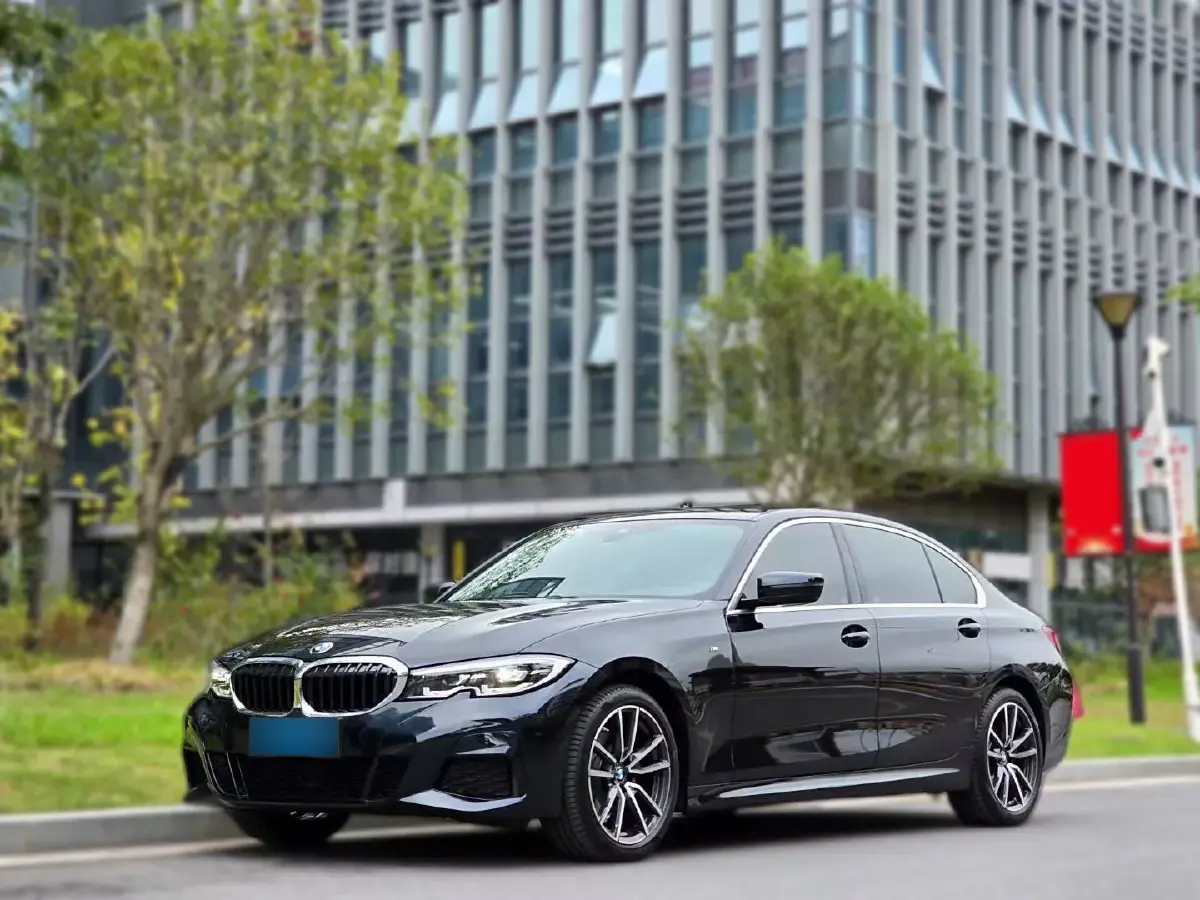 2022 BMW 3 Series 2.0T 184HP L4 8AT