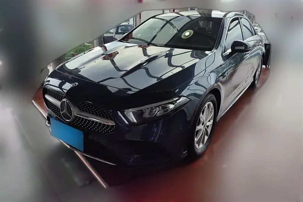 2019 Mercedes-Benz A Class 1.3T 163HP L4 7DCT