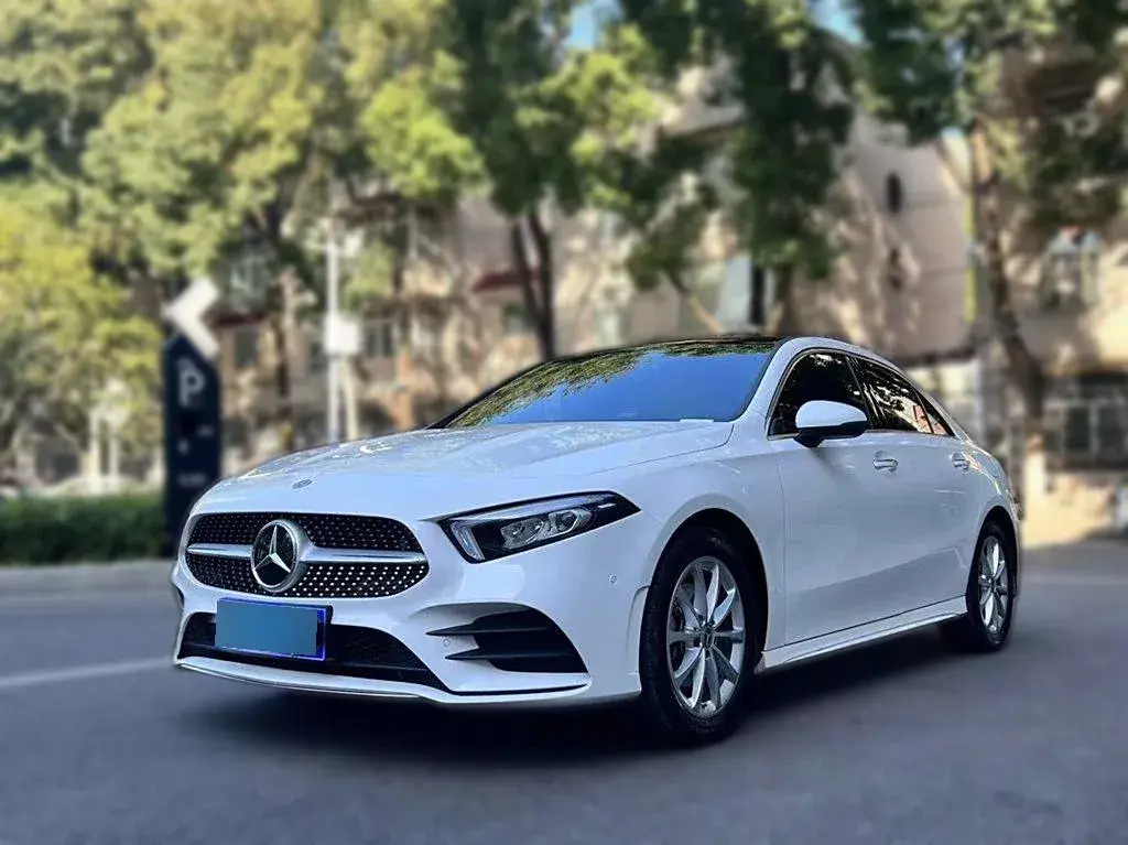 2022 Mercedes-Benz A Class 1.3T 163HP L4 7DCT